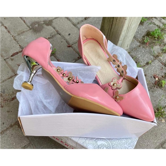 Pink Heels - Picture 1 of 4